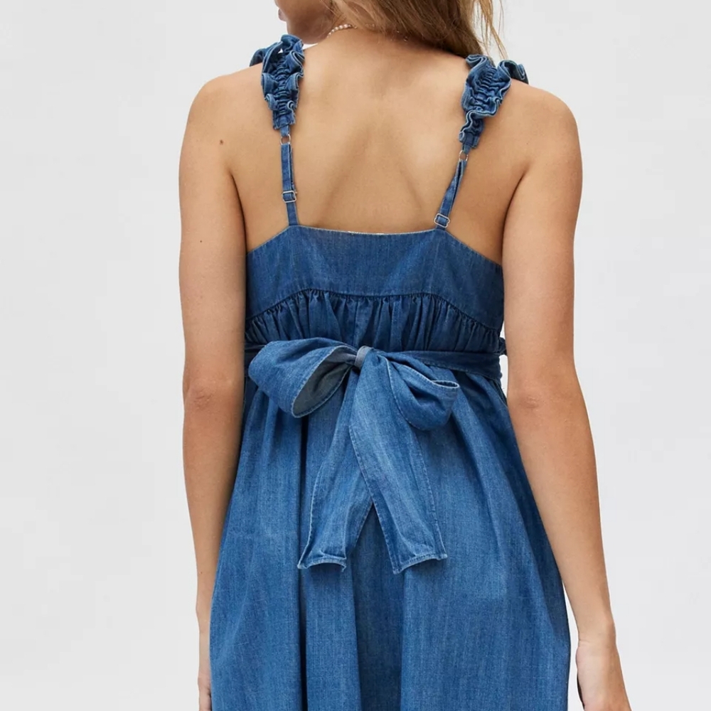 Dress - Picture 3 of 16